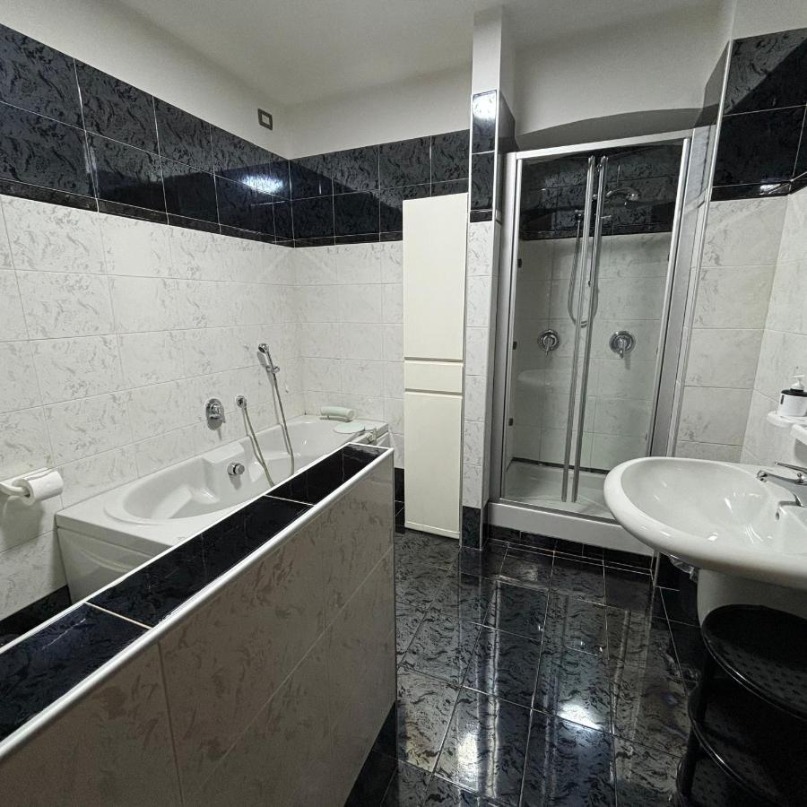 Essential Room & Parking In Centro Citta Con Parcheggio Privato E Wifi Potenza Zewnętrze zdjęcie